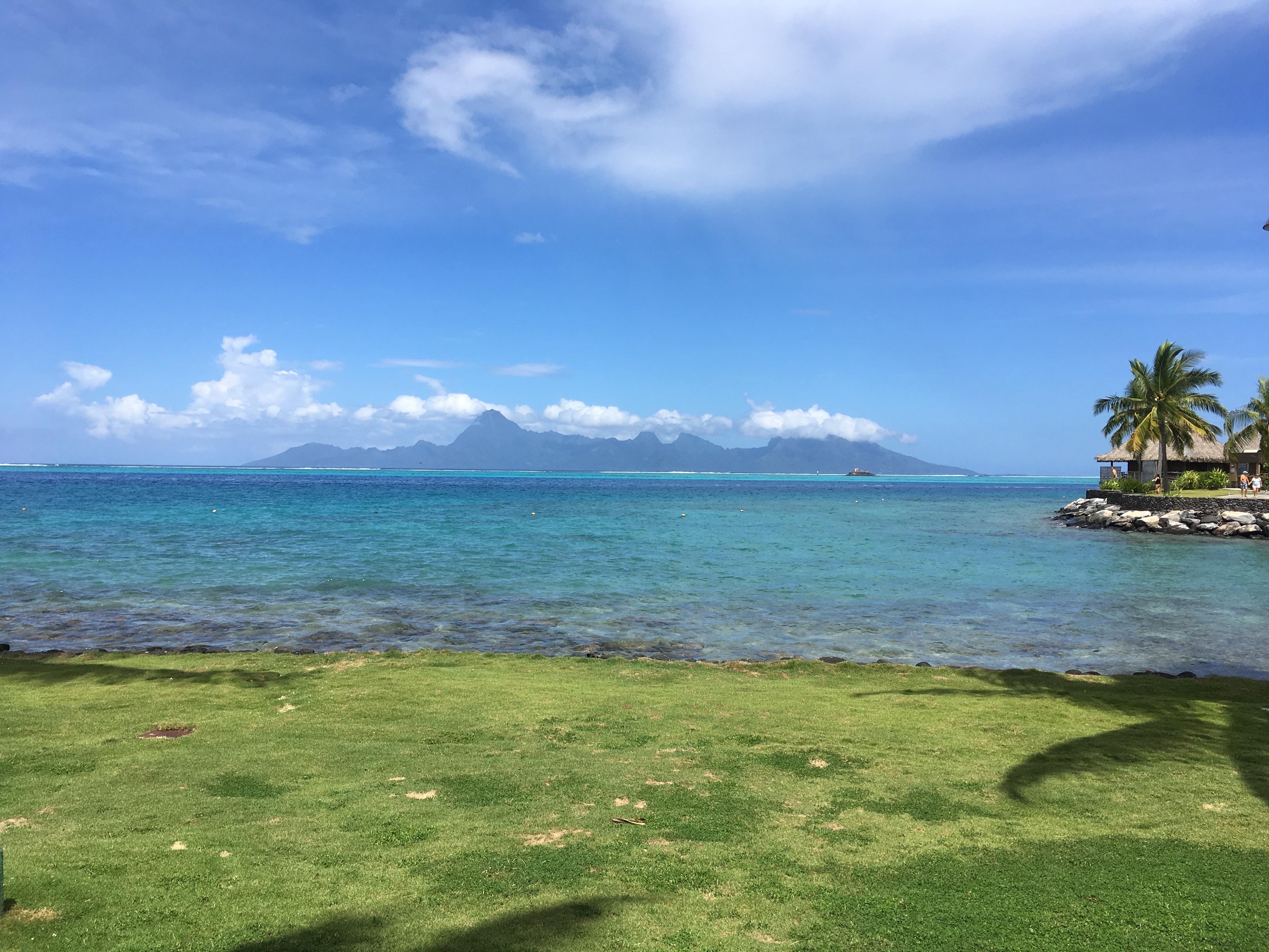 view over the island of moorea - French Polynesia