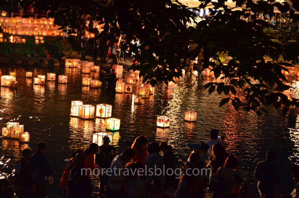 Kaga-yuzen-Toro-nagashi