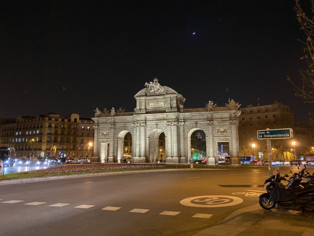 puerta de alcala en madrid
