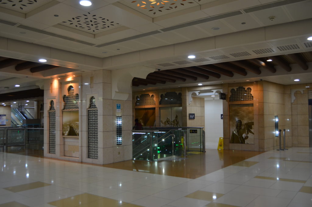 viajar a dubai metro