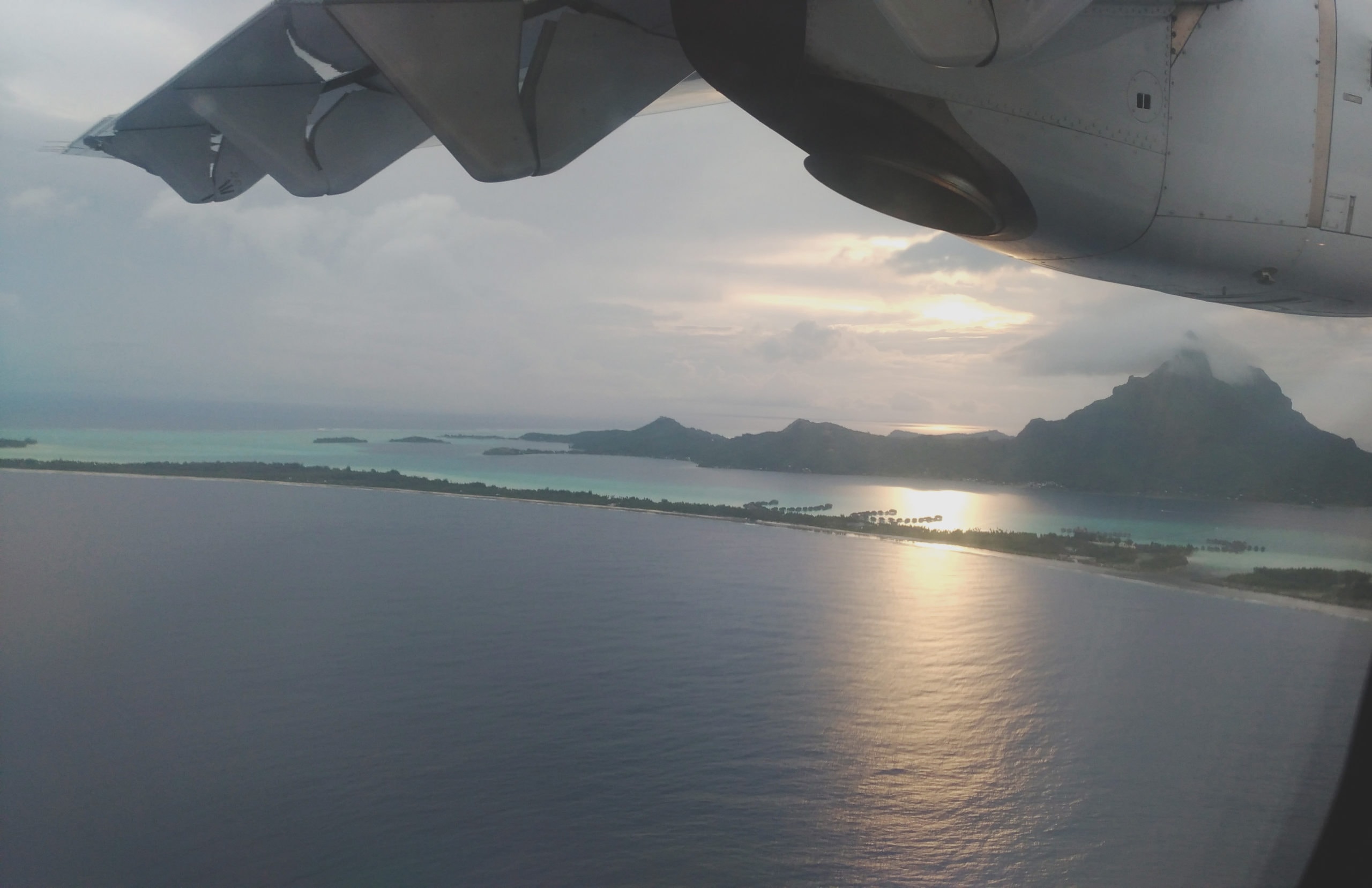 bora bora desde el avion