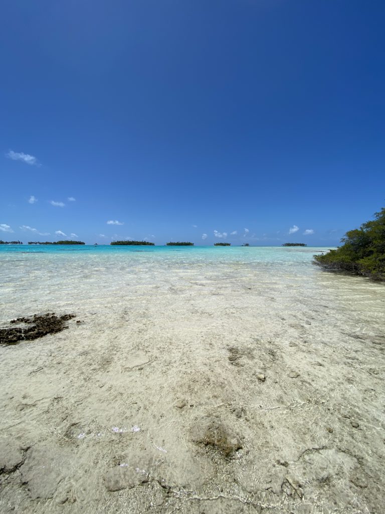 lagoon blue rangiroa