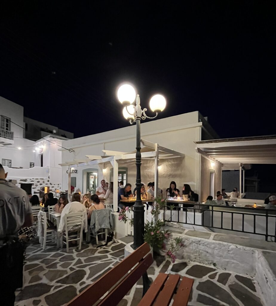 trypiti milos Restaurant Okto
